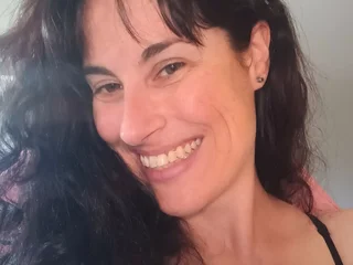 Emmitasmile webcam profile - Spanish