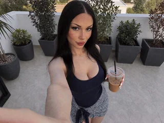 NatashaBangs English speaking webcam model