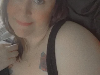 ThickNic Submissive webcam from United States